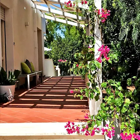 Feriehus Elena San Vito (Apulia)